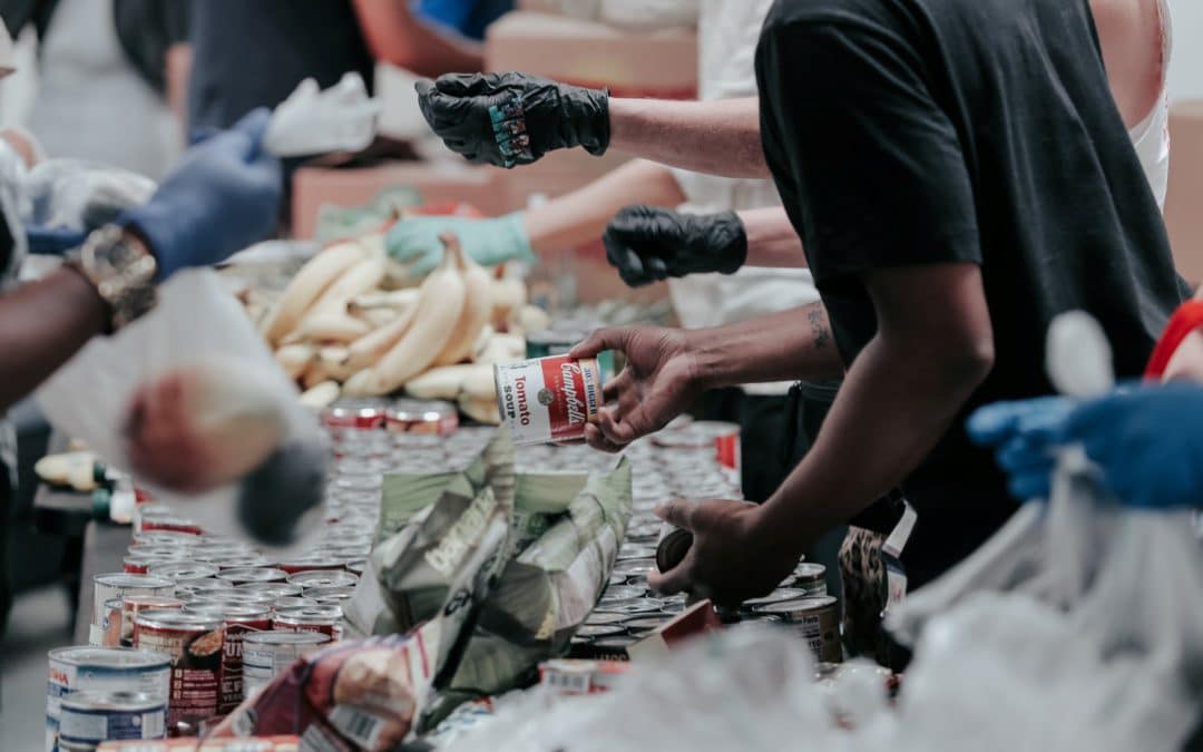 Addressing food insecurity during the COVID-19 national lockdowns: the case of Italy 